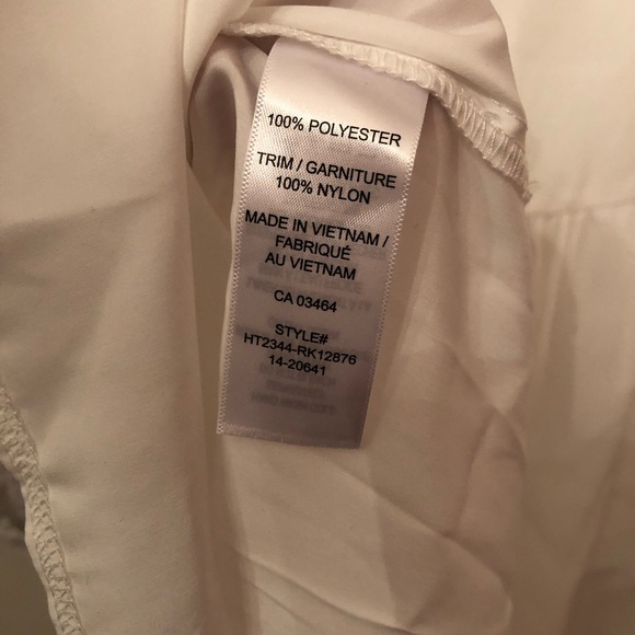 White blouse with lace detail - Picture 6 of 6